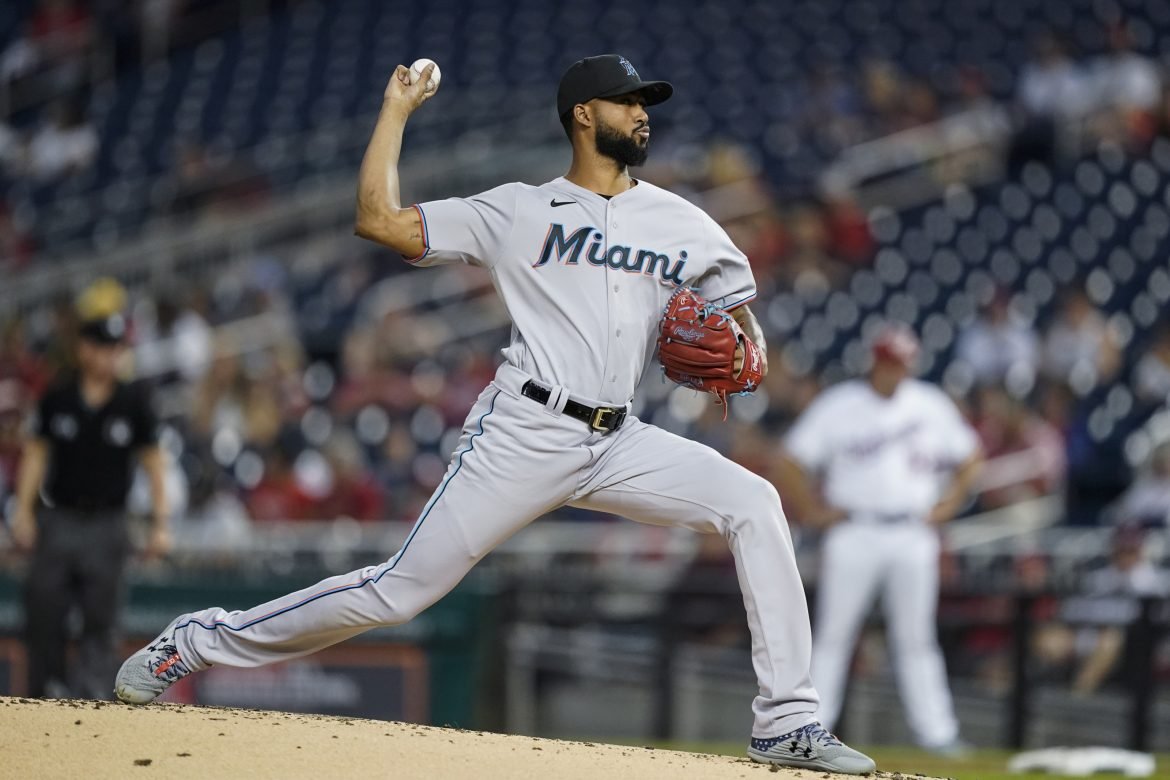 Marlins_Nationals_Baseball_19472