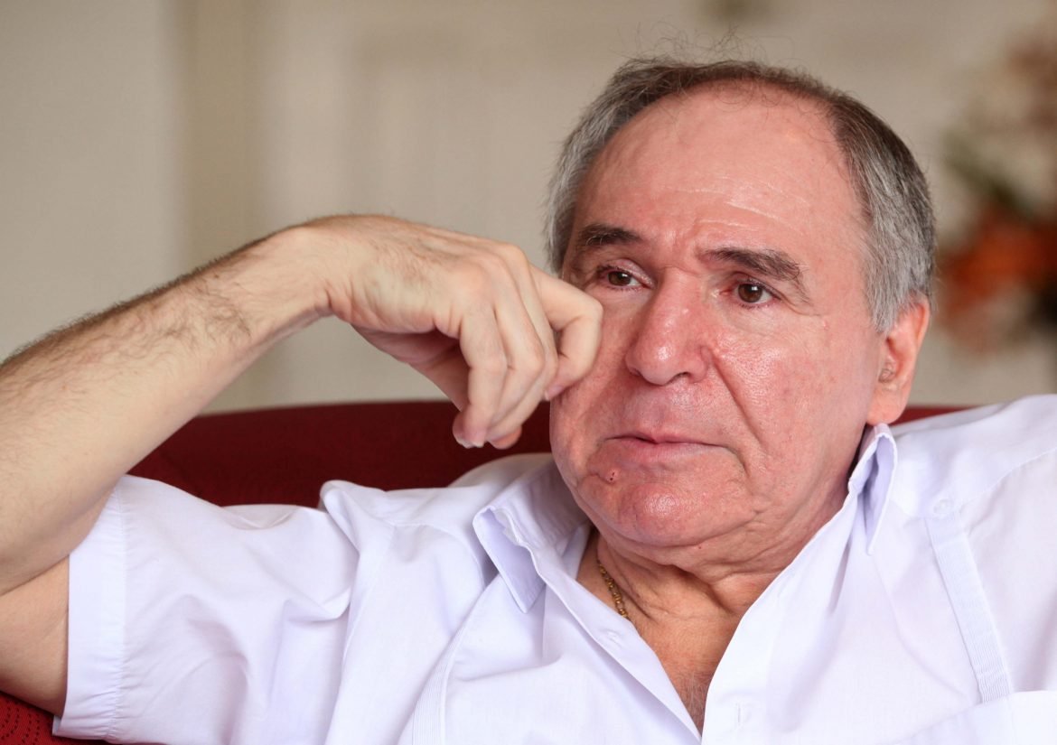 Detenido expresidente de Ecuador Abdalá Bucaram para investigaciones