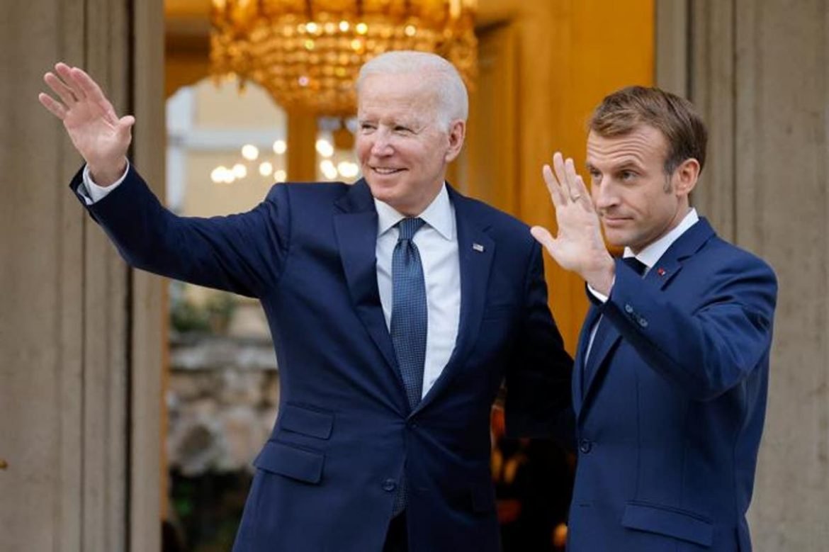 biden-y-macron-se-reconcilian-en-roma-tras-disputa-por-los-submarinos