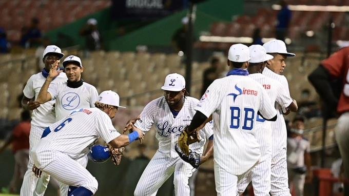 el-licey-triunfa-y-detiene-en-cuatro-su-racha-de-fracasos