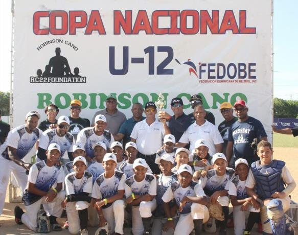 bani-conquista-el-nacional-de-beisbol-u-12-y-obtiene-la-copa-robinson-cano