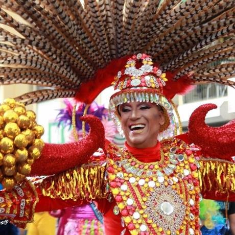 victor-erarte-de-la-realidad-pueblerina-a-convertirse-en-mago-de-la-decoracion-el-maquillaje-y-el-carnaval