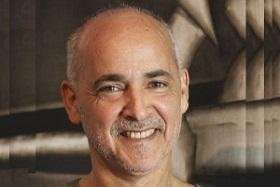 MÁXIMO-CAMINERO.-EL-AUTOR-es-artista-plástico-dominicano-residente-en-West-Palm-Beach.